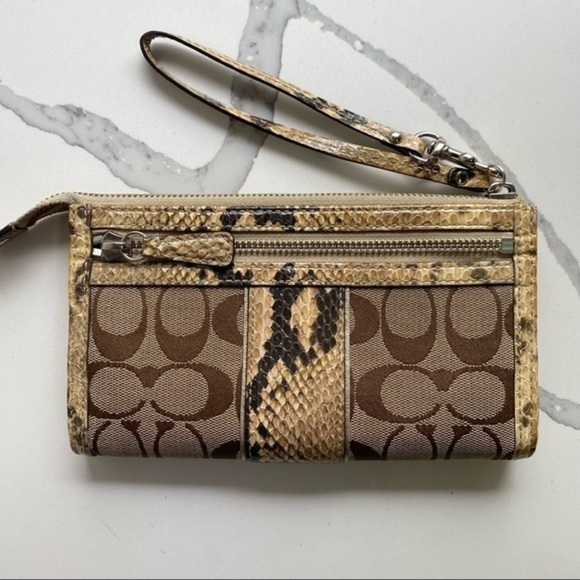 Coach Legacy Signature Zippy Wallet Wristlet - Picture 3 of 12